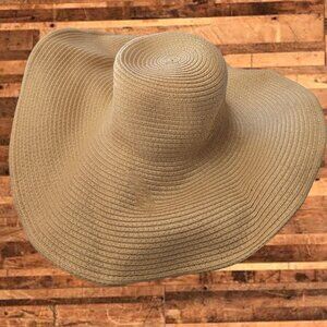 Sun Straw Hat Wide Brim UPF 50 Floppy Summer Hat NWOT